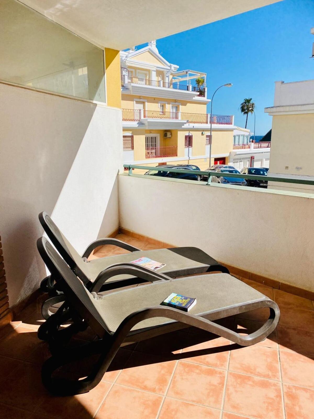 Precioso apartamento con parking en la playa de Burriana Nerja Exterior foto
